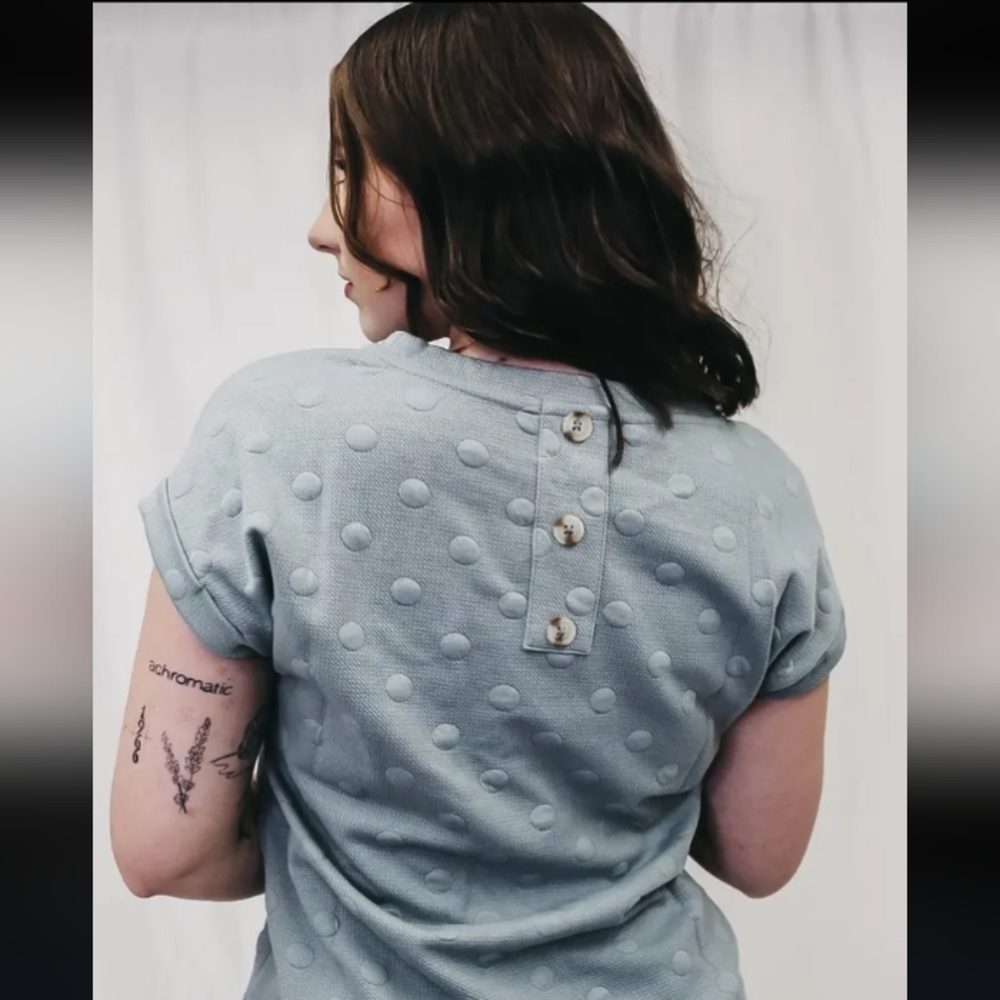 Arise-Blue/Gray Swiss Dot Boxy Tee
